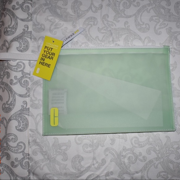 Clinique Fit Green Cosmetic Bag - Picture 2 of 5